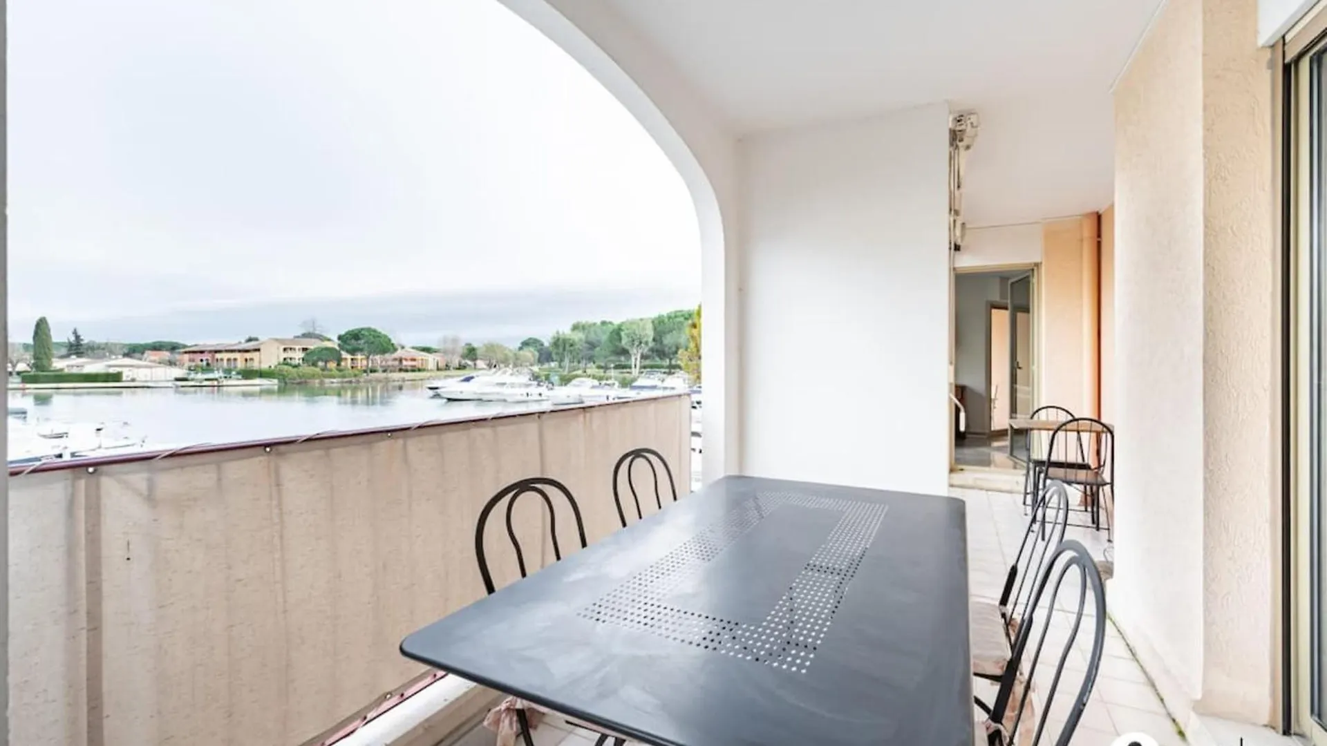 Spacious Apartment With Pool Located In The Marina Of Mandelieu France