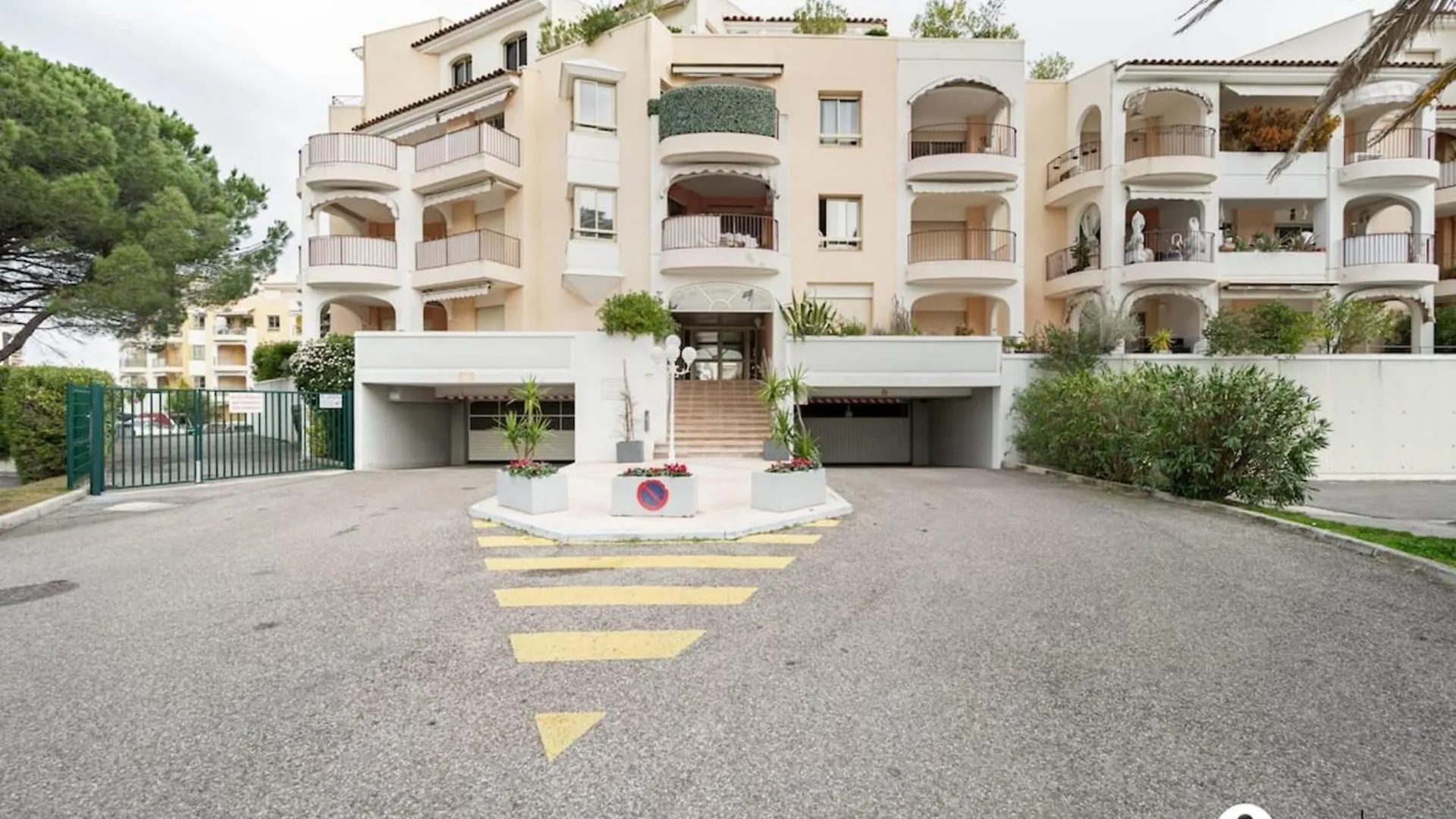 Spacious Apartment With Pool Located In The Marina Of Mandelieu 0*, Mandelieu-la-Napoule